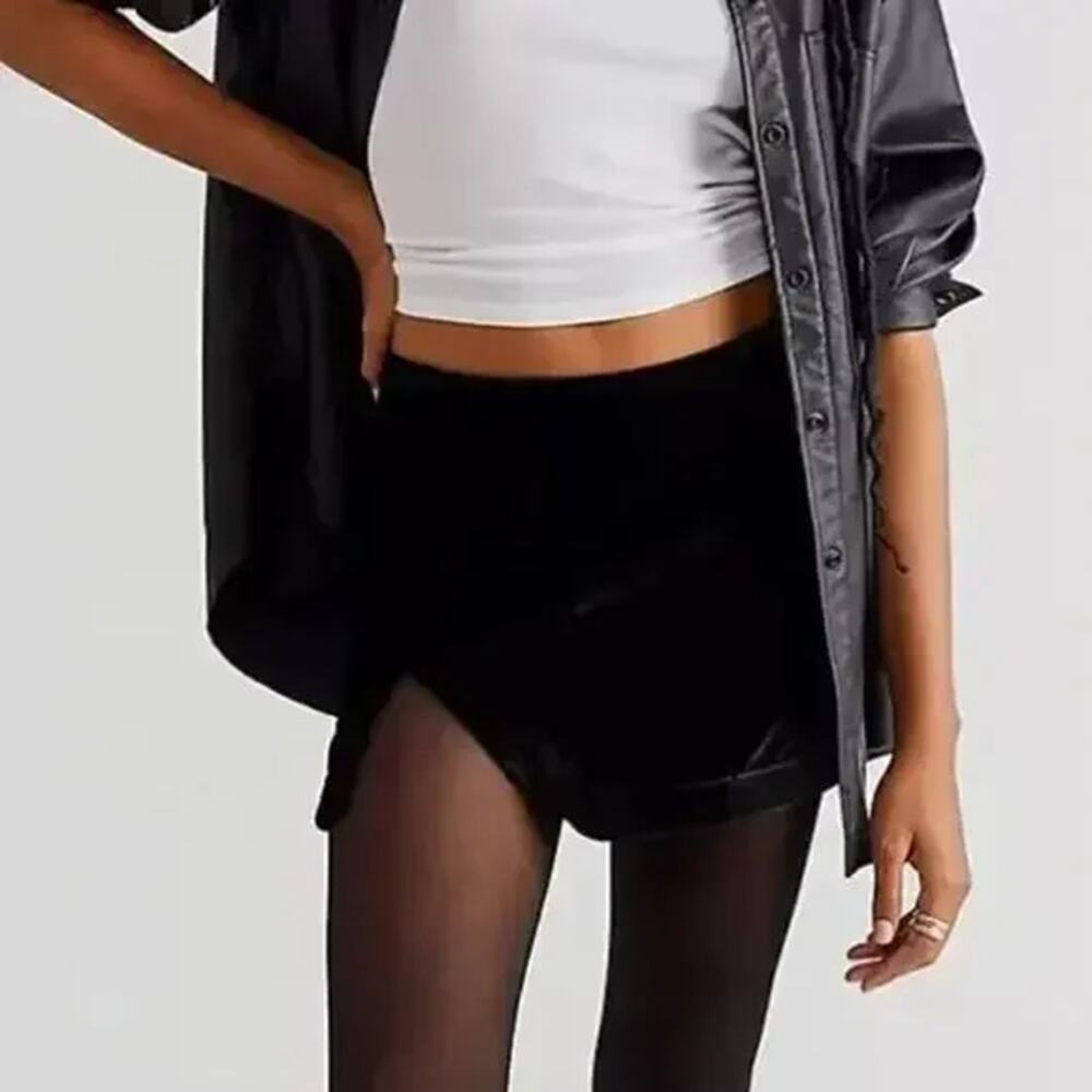 Free People Mini Skirt Black Velvet Sexy Side Slit Hidden Zipper Size 12 NWT